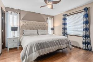 Executive 5 bdrm 3 ba House