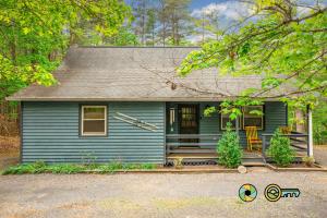 1562 Greenview Drive: Blue Bungalow