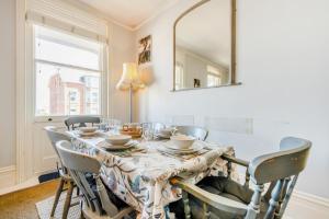 3 Bed in Swanage oc-wy621