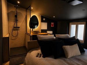 Éclipse - Loft Romantique - Jacuzzi - Cinéma Privé