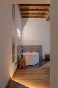 Magnolia Coliseum Gem 3x Jacuzzi Apartment