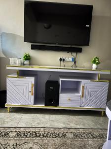 Roy Suites