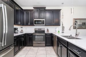 Beautiful Golf Course View Townhome!