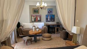 Hospitality M7