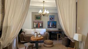 Hospitality M7