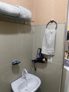 Apt 40 m Térreo Agradável Confortável, ar e eletrodomésticos 1 cama de casal e 1 cama de solteiro dupla