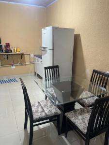 Apt 40 m Térreo Agradável Confortável, ar e eletrodomésticos 1 cama de casal e 1 cama de solteiro dupla