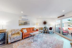Mariners Court - 4 Laurel St Unit 219