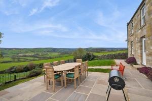 4 Bed in Whitby oc-wa965