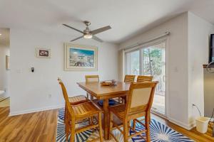Sea Colony five3066 Lakeshore Ct