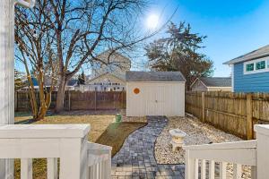 Ann Acres --- 21069 Elizabeth Ave.