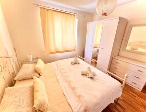 Flat -10 m balcony, views, large terrace
