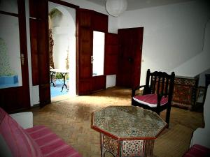 SADIK, Casa con terraza y vistas al mar en la medina de Asilah