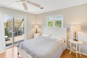 Scarborough Village - 245 Country Club Dr, Unit #608