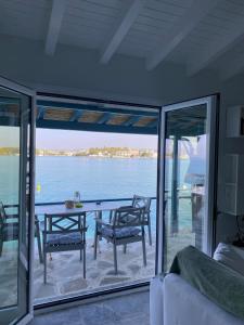 Villa Theros
