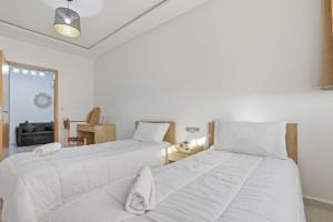 White Majorelle Azul