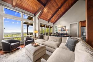 Whispering Ridge Estate