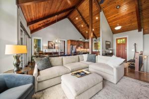 Whispering Ridge Estate