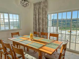 BnB Homes Villa Verde - pool, Marina view, BBQ, games room and garden