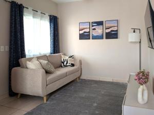 Modern living 5 Min to SAP Airport Free Parking