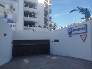 Apartamento con amplia terraza y parking privado