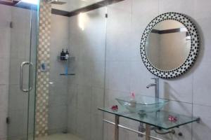 Villa - Sleeps 6 - Private pool - Parking