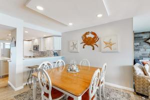 Sea Colony - 1401S Edgewater House Rd.