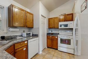 Clearwater -- 33718 East Hampton Ln