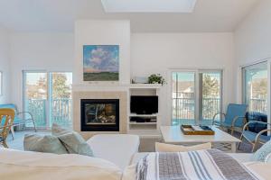 Sea Colony - 56049 Pinewood Dr