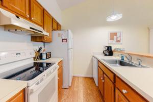 Sea Colony -- 8901 Timberlake