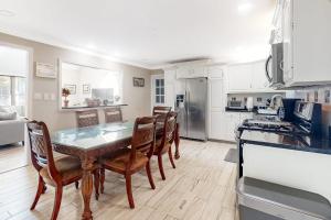 112 Loganberry Lane