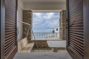 Moutsouna Seaside