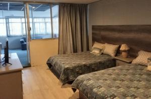 Hotel La Paz 706 Suites