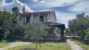 A two-story villa located on the outskirts of Vlora