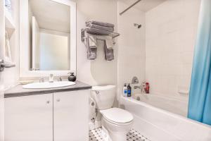 Core Central Vancouver Condo with Views & Balcony