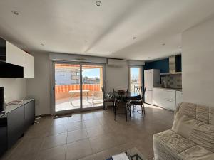 Appartement 2 pièces avec terrasse et garage proche plage et port