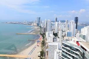 PHENOMENAL 2 Bedroom Suite with oceanview balcony!