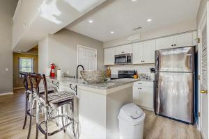 Sea Colony - 17001 Bayberry