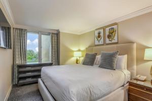 Marco Beach Ocean Resort Condominiums #605
