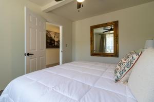 Casa Bugambilias Valle de Guadalupe with Jacuzzi Bbq and Kids playground