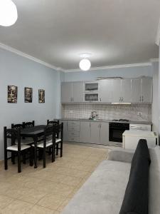 Lon Apartment
