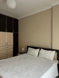 Lon Apartment