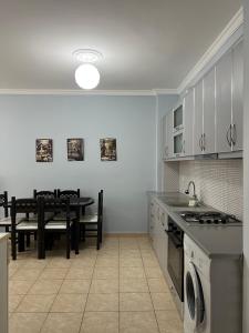 Lon Apartment