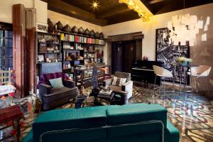 AH0 Art Villa