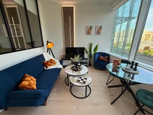 Luxury Flat Sleeps 4 Parking Gym Workspace
