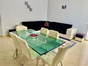 Two Bedroom Seafront Apartment 2