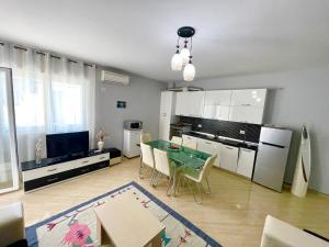 Two Bedroom Seafront Apartment 2
