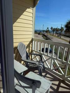 Ocean Views - Heated Pool - Hot Tub - Corner Unit - steps to beach - Shoreline Stays 9229