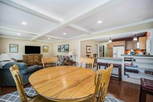 Pleasant Street Retreat