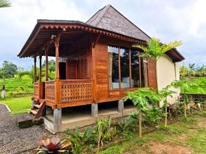 Umaros Villa - a Nature Joglo House